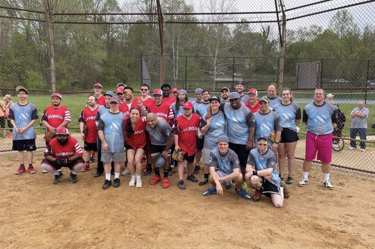 Loudoun Rangers posing with their opponents.